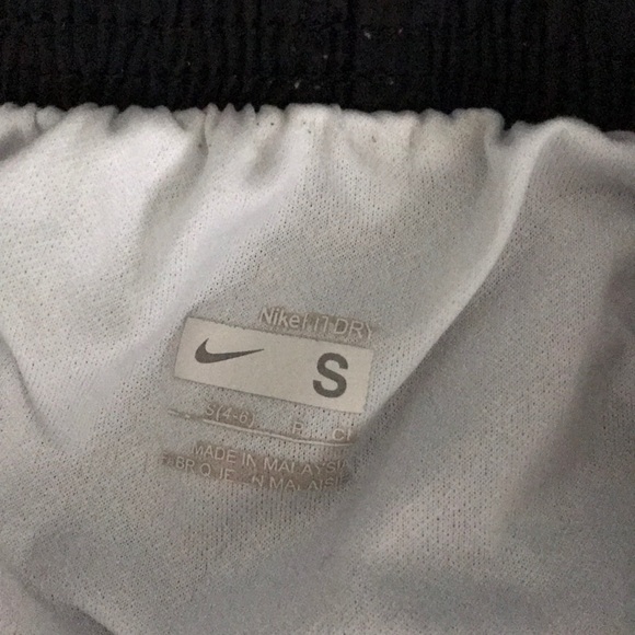 Nike running shorts - Picture 4 of 4